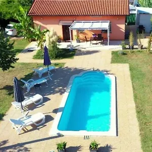 Chiara With Private Pool And Garden , Poreč Kroatien